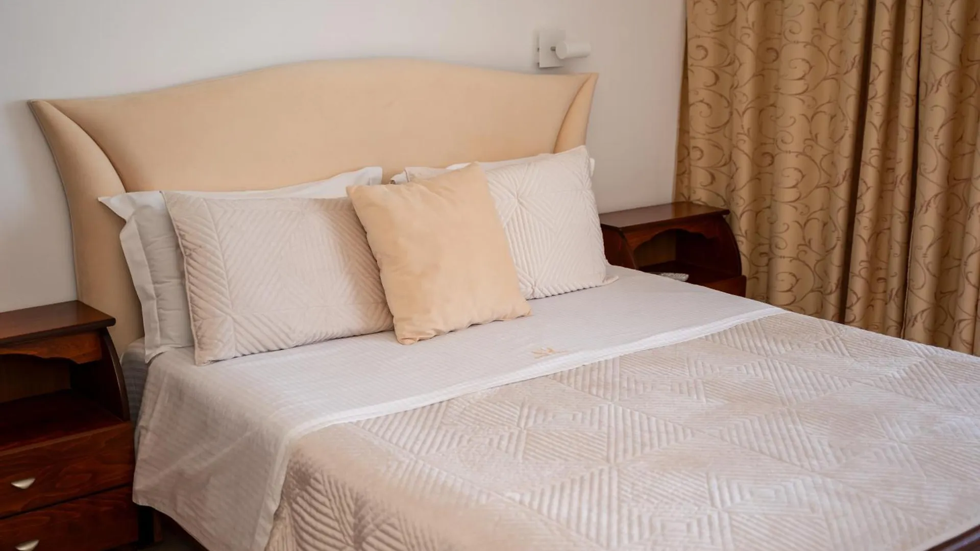 Hotel Visad Saranda