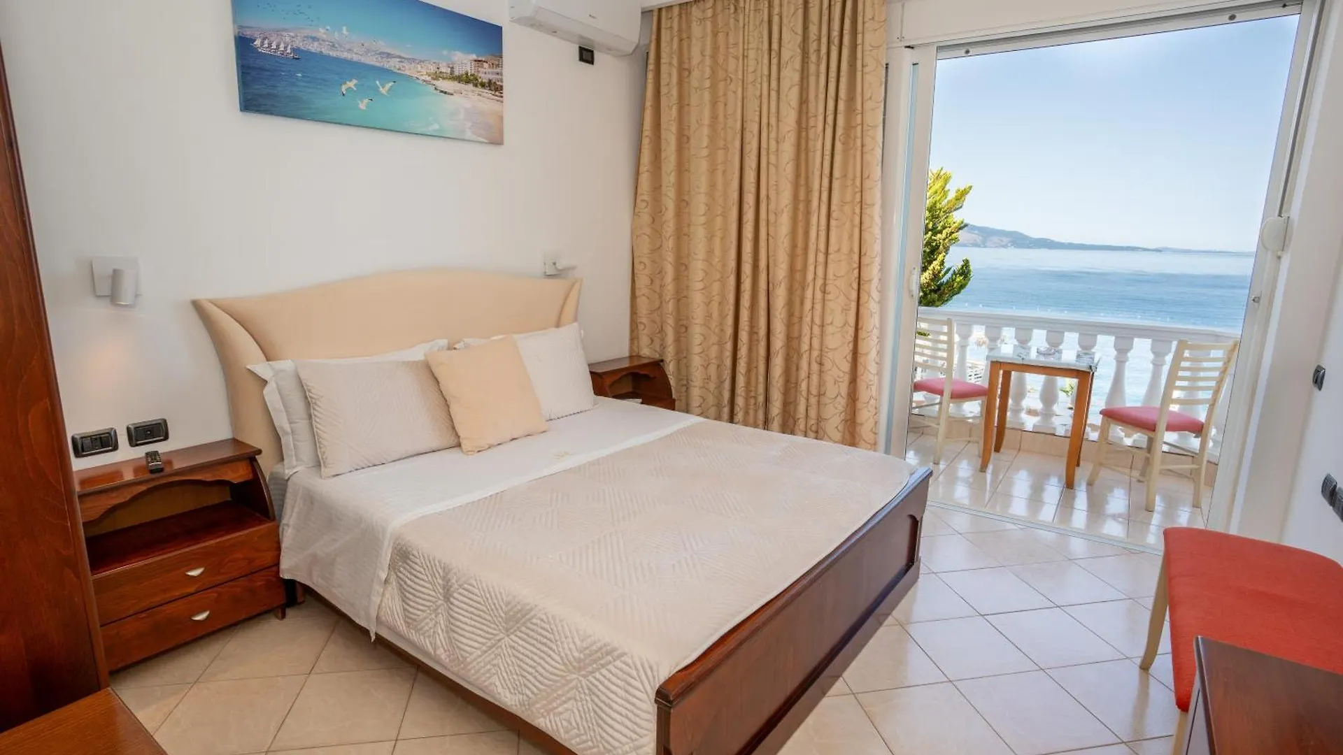 Hotel Visad Саранда 4*,